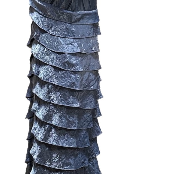 Adrianna Papell Occasions Long Formal Shutter Pleated Rayon Blend Gown Dress - Picture 3 of 9